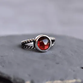 Bohemian Dance - Garnet Ring