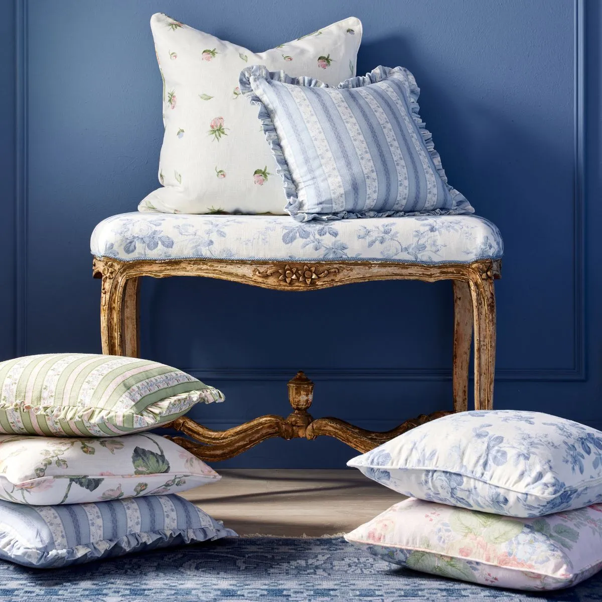 French Louis XV Style Bench in Mary Jayne