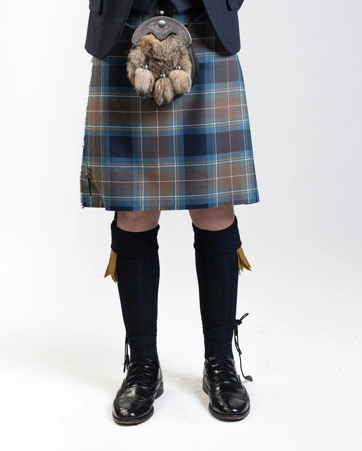 Holyrood / Lovat Charcoal Tweed Kilt Hire Outfit